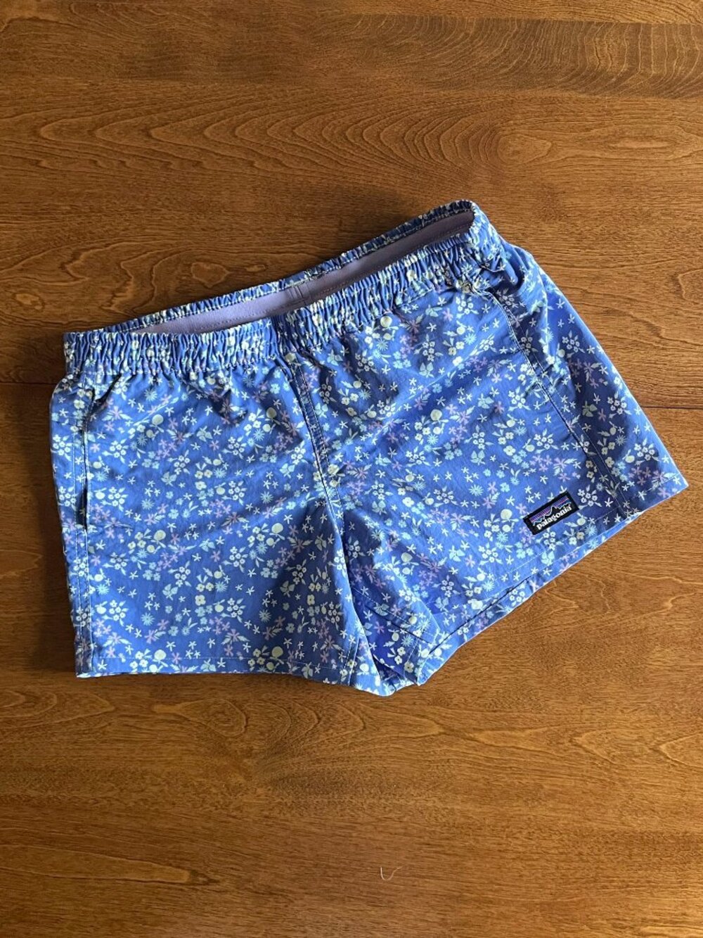 Patagonia periwinkle floral Baggies shorts XL 14